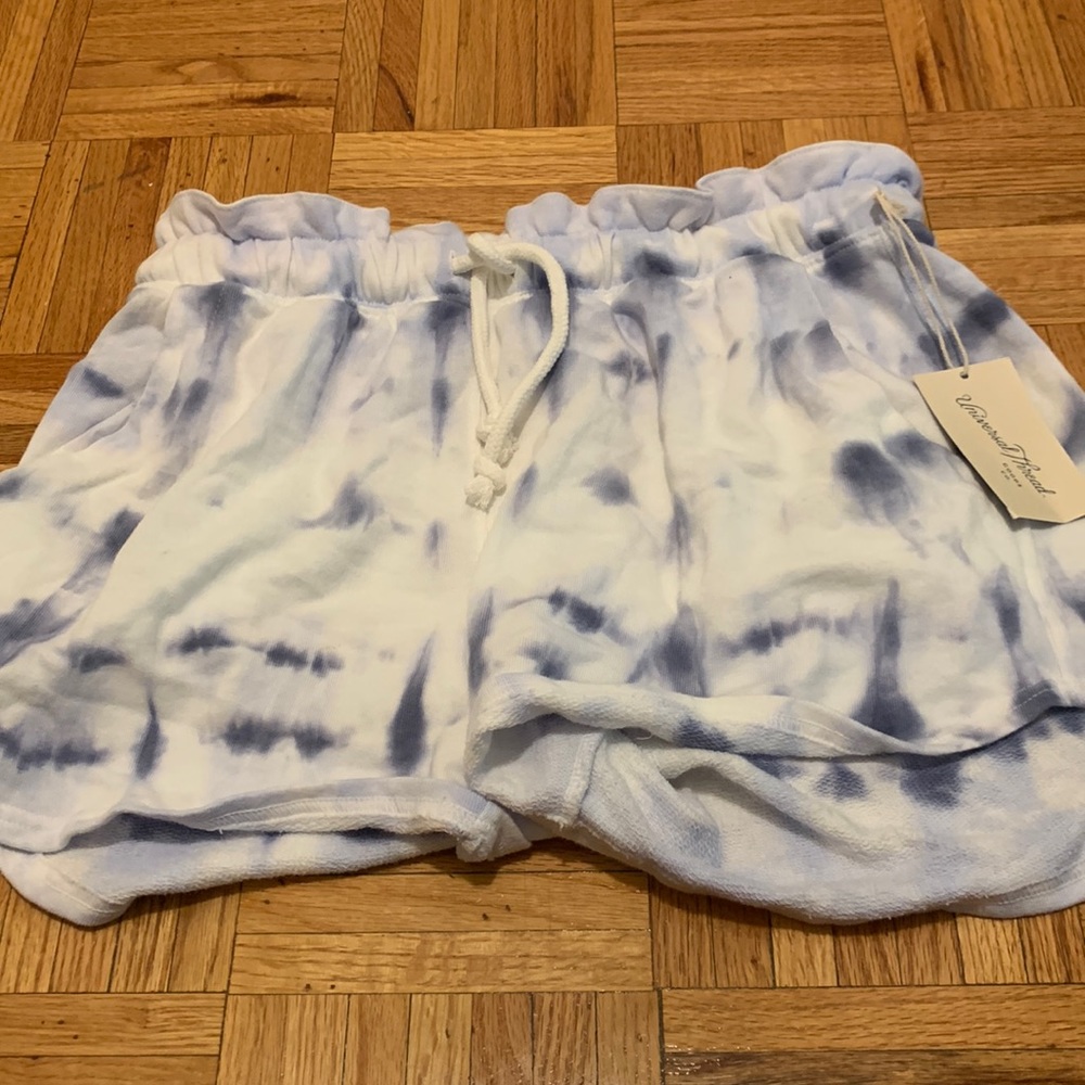 NWT. Universal threads shorts. Medium.